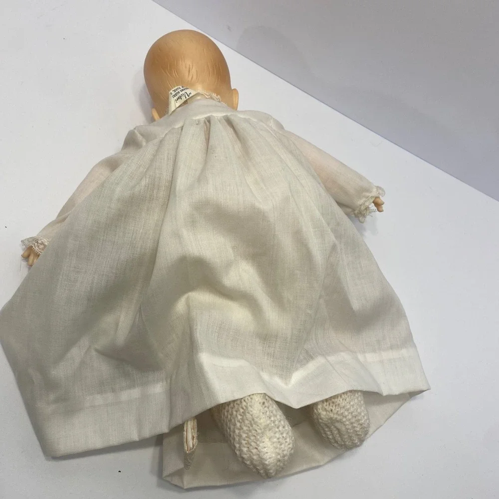 Madame Alexander Victoria Baby Doll Kids Cream Vintage Sleepy Eye